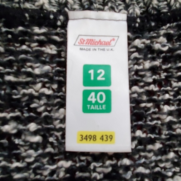 St. Michael U.K. - blk & wh knit - 4 buttons - Med. - Picture 4 of 7